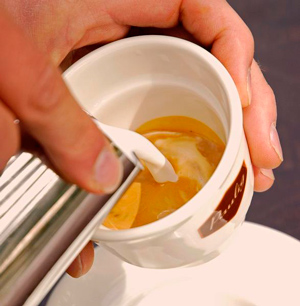 Как приготовить кофе латте Paulig